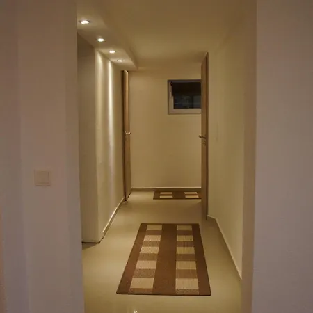 Haus House Near Fair Exhibition Messe Very Close 9 Min Walking Apartment