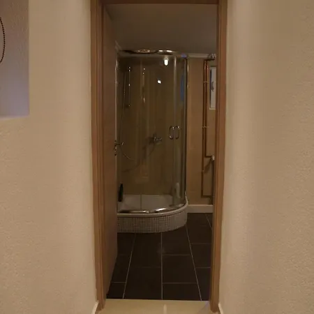 Haus House Near Fair Exhibition Messe Very Close 9 Min Walking Appartamento